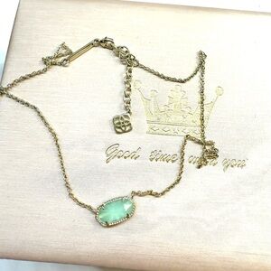 Kendra Scott necklace